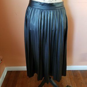 Zara  Pleated Midi Skirt Size M